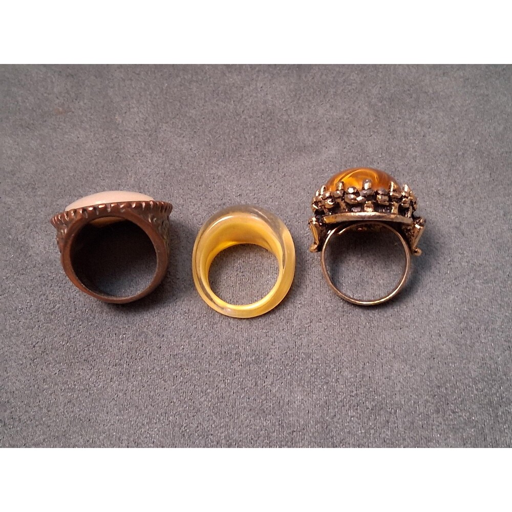 Vintage Lucite Rings (3) Inclusion & MOP Style - Picture 4 of 5